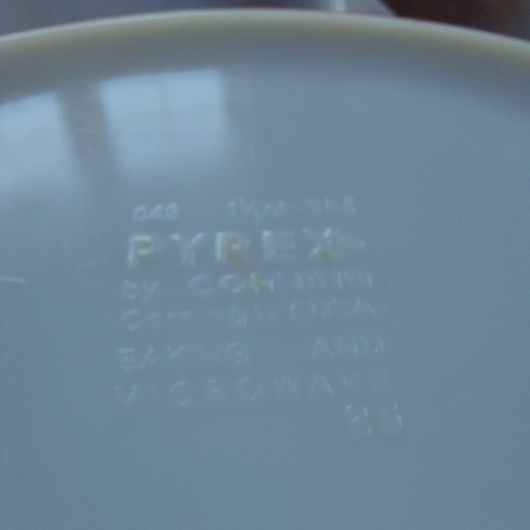 Vintage Pyrex 2.5 Qt 045 Old Orchard Harvest Casserole Covered With Brown Lid - Picture 7 of 7